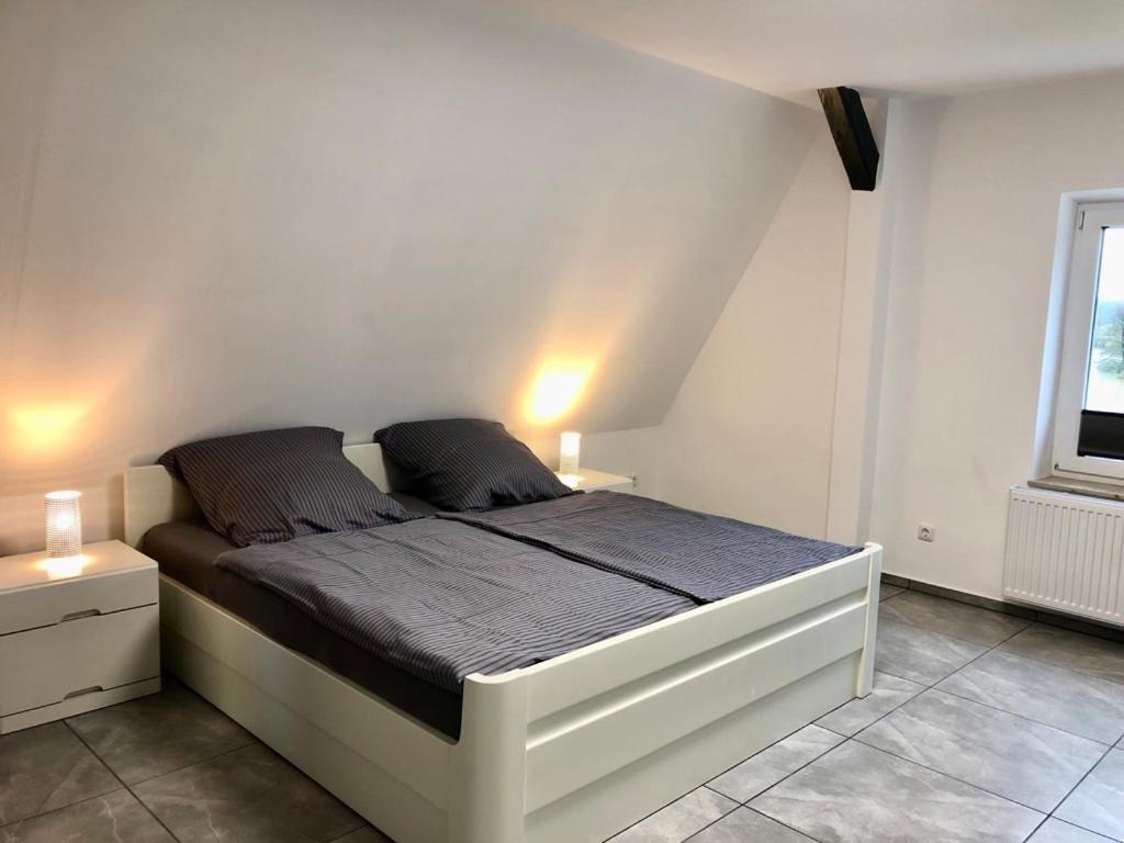 Dachgeschosswohnung Mit Seeblick Ahrensbok Eksteriør billede