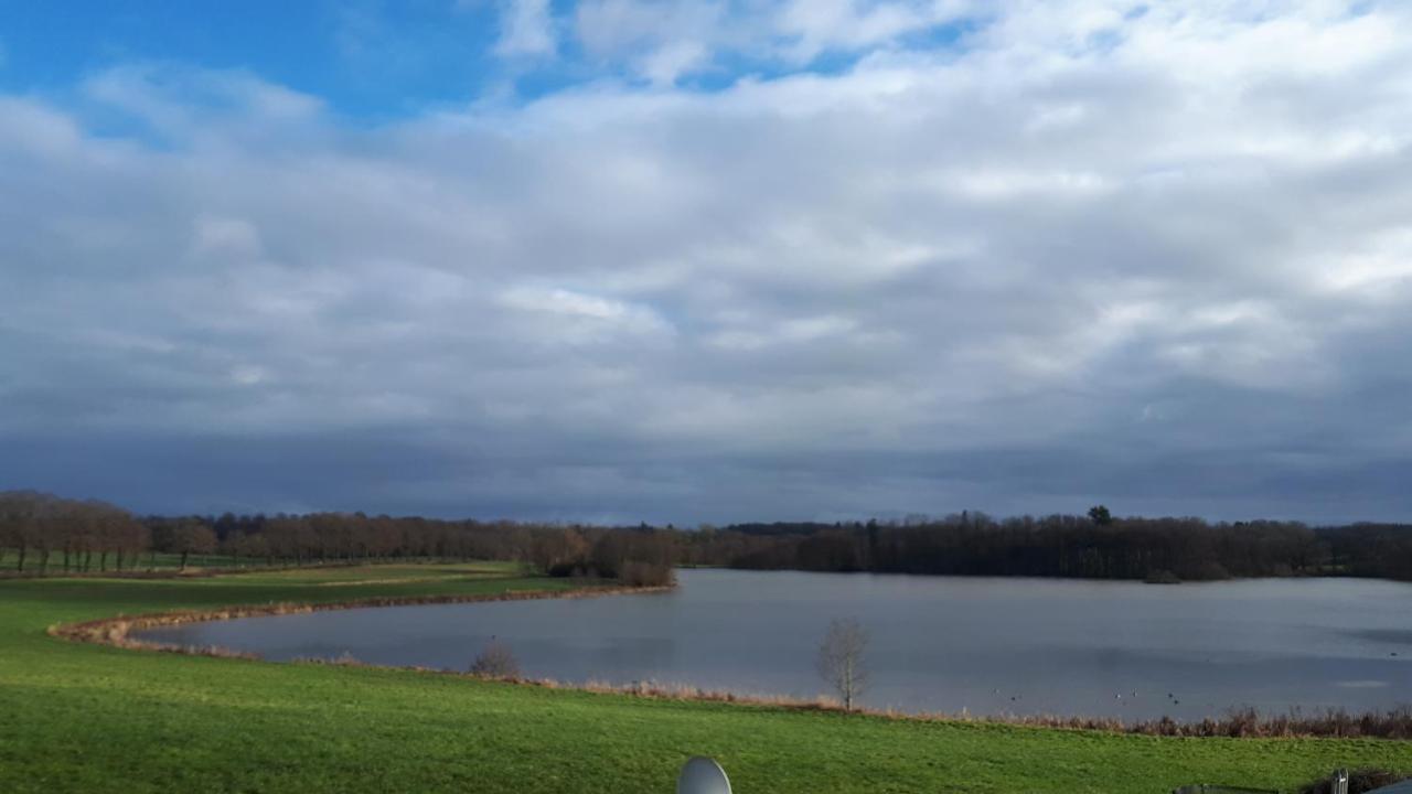 Dachgeschosswohnung Mit Seeblick Ahrensbok Eksteriør billede