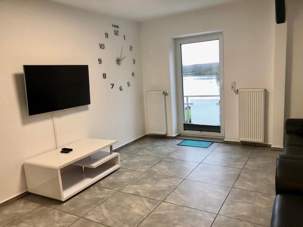 Dachgeschosswohnung Mit Seeblick Ahrensbok Eksteriør billede