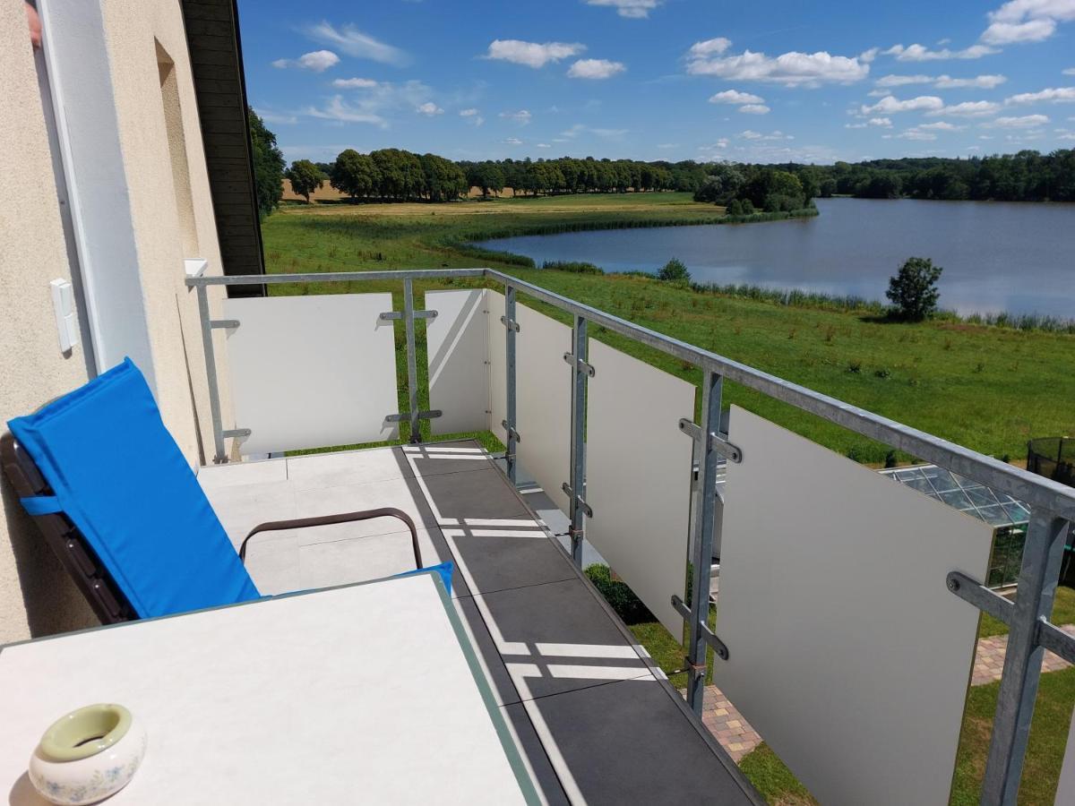 Dachgeschosswohnung Mit Seeblick Ahrensbok Eksteriør billede